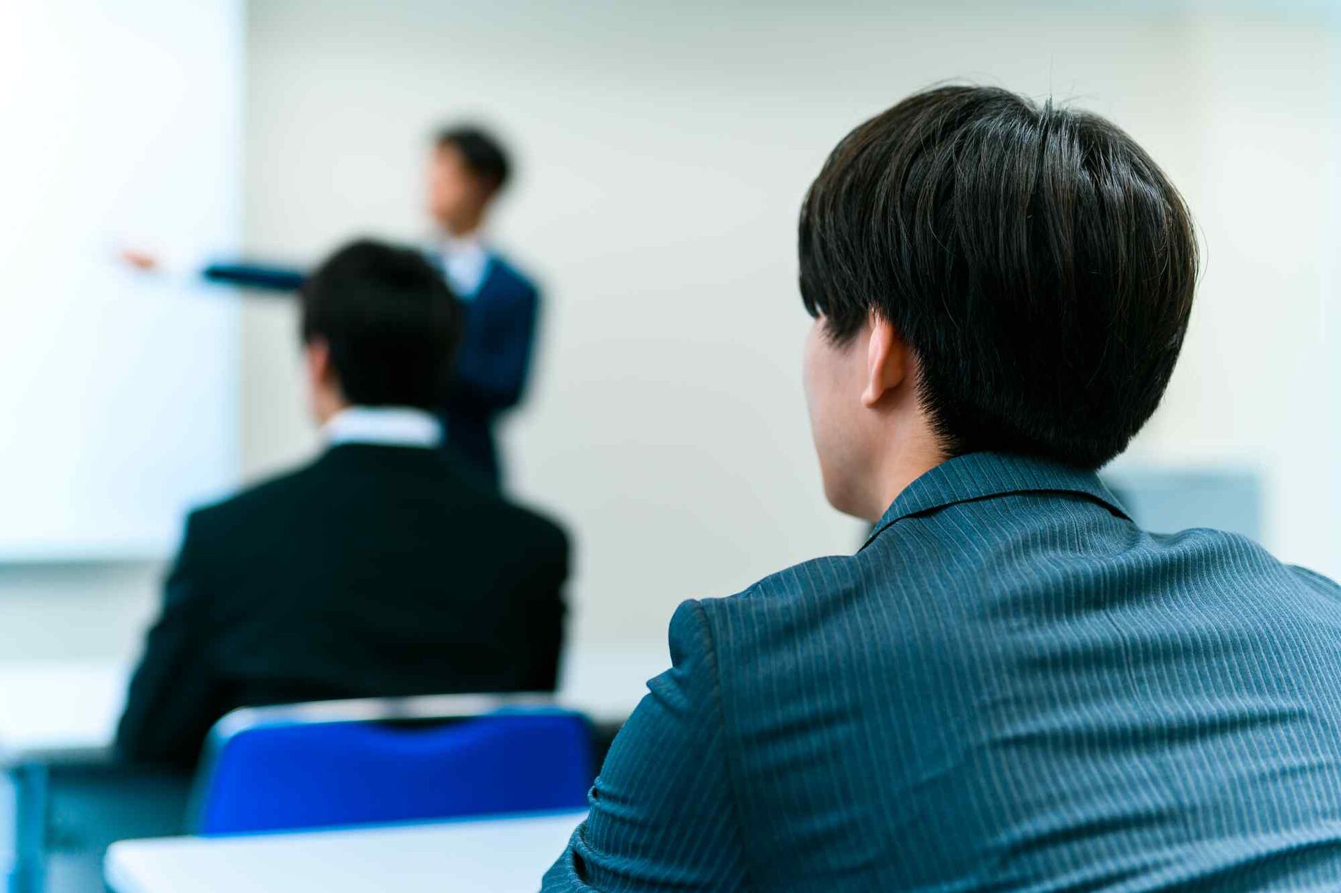入社後すぐに始まる法定研修20時間